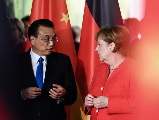 Thủ tướng Trung Quốc Lý Khắc Cường và Thủ tướng Đức Angela Merkel, ảnh: EPA / SCMP. Thủ tướng Trung Quốc Lý Khắc Cường và Thủ tướng Đức Angela Merkel, ảnh: EPA / SCMP.