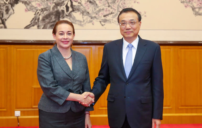 Thủ tướng Trung Quốc Lý Khắc Cường tiếp khách quốc tế tại Bắc Đới Hà ngày 8/8, ảnh: Nikkei Asian Review. Thủ tướng Trung Quốc Lý Khắc Cường tiếp khách quốc tế tại Bắc Đới Hà ngày 8/8, ảnh: Nikkei Asian Review.