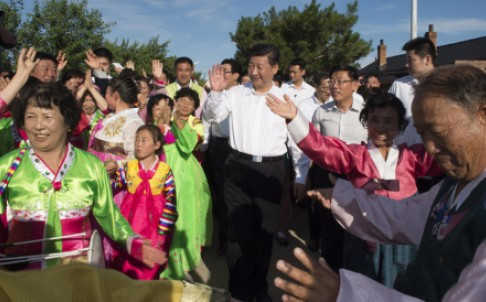 Ông Tập Cận Bình đến một ngôi làng dân tộc Triều Tiên ở Diên Biên, Cát Lâm. Ảnh: SCMP. Ông Tập Cận Bình đến một ngôi làng dân tộc Triều Tiên ở Diên Biên, Cát Lâm. Ảnh: SCMP.