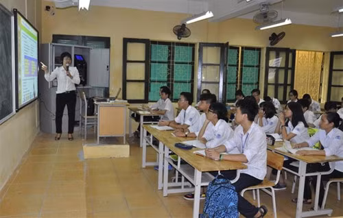 Giờ học ngoại ngữ của học sinh Trung tâm Giáo dục nghề nghiệp - Giáo dục thường xuyên Đống Đa, Hà Nội. Ảnh: Nhân dân