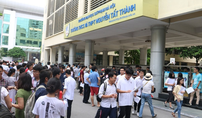 Các thí sinh tham dự kỳ thi Trung học phổ thông quốc gia năm 2018. (Ảnh: Năng lượng mới)