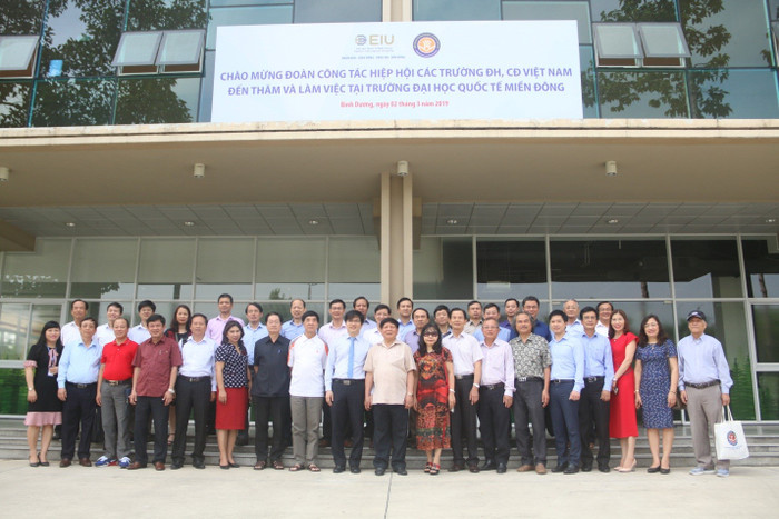 Đoàn công tác Hiệp hội các trường Đại học, Cao đẳng Việt Nam đến thăm và làm việc tại Trường Đại học Quốc tế Miền Đông, sáng ngày 02/3/2019. (Ảnh: eiu) Đoàn công tác Hiệp hội các trường Đại học, Cao đẳng Việt Nam đến thăm và làm việc tại Trường Đại học Quốc tế Miền Đông, sáng ngày 02/3/2019. (Ảnh: eiu)