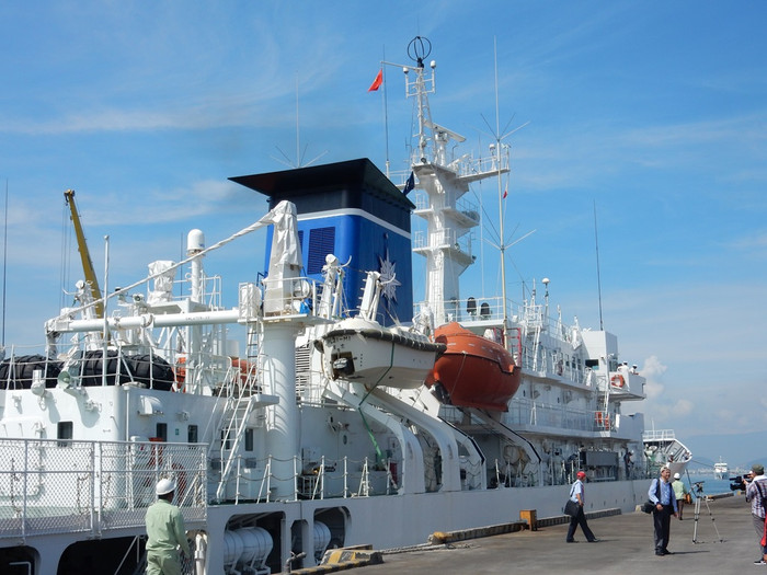 Tàu Kojima có chiều dài 115m, chiều rộng 14m, tải trọng 3.000 tấn, với tốc độ 18 hải lý/h. Ảnh: Hoàng Tuấn