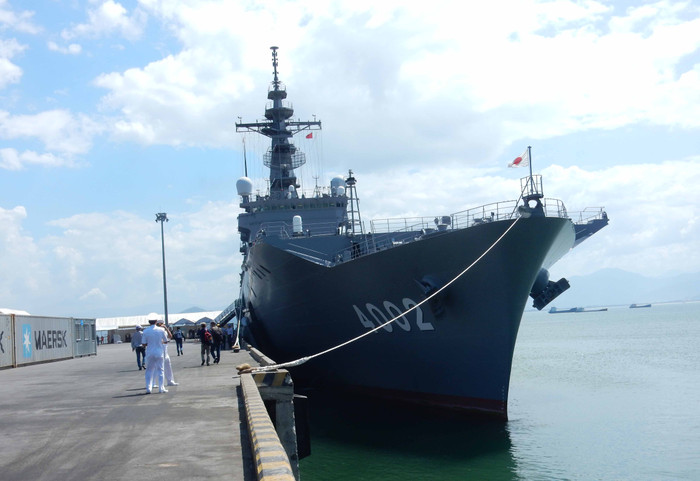 Tàu Hải quân Nhật bản, JSDS Shimokita (LST-4002) cập cảng Tiên Sa (quận Sơn Trà, Đà Nẵng) ngày 15/7. Ảnh: Hoàng Tuấn Tàu Hải quân Nhật bản, JSDS Shimokita (LST-4002) cập cảng Tiên Sa (quận Sơn Trà, Đà Nẵng) ngày 15/7. Ảnh: Hoàng Tuấn