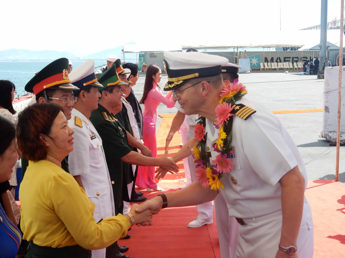 Đội ngũ cán bộ PP16 và đội ngũ cán bộ phía Việt Nam sẽ tổ chức một hội thảo 7 ngày về hỗ trợ nhân đạo và cứu trợ thảm họa (HA/DR), kết thúc bằng một cuộc diễn tập xử lý khủng hoảng. Ảnh: Hoàng Tuấn Đội ngũ cán bộ PP16 và đội ngũ cán bộ phía Việt Nam sẽ tổ chức một hội thảo 7 ngày về hỗ trợ nhân đạo và cứu trợ thảm họa (HA/DR), kết thúc bằng một cuộc diễn tập xử lý khủng hoảng. Ảnh: Hoàng Tuấn