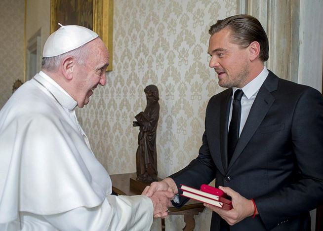 Leonardo DiCaprio gặp Giáo hoàng Francis để thảo luận về biến đổi khí hậu. Ảnh: Movies News. Leonardo DiCaprio gặp Giáo hoàng Francis để thảo luận về biến đổi khí hậu. Ảnh: Movies News.