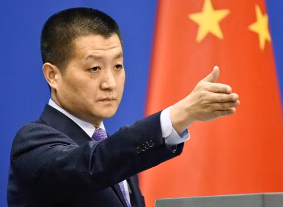Ông Lục Khảng, người phát ngôn Bộ Ngoại giao Trung Quốc. Ảnh: Nikkei Asian Review.