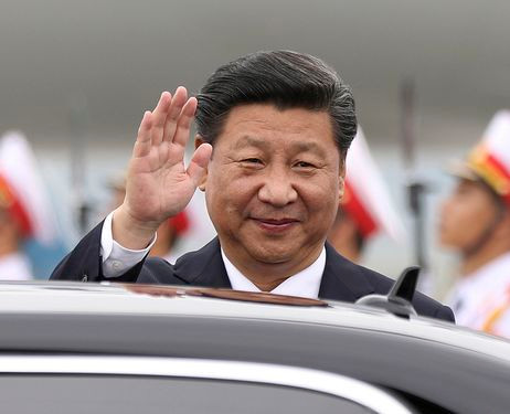 Ông Tập Cận Bình thăm Việt Nam tháng 11 năm ngoái nhấn mạnh "đại cục - tiểu cục". Sau đó sang Singapore, ông lại nhắc lại tuyên bố Trung Quốc có "chủ quyền từ thời cổ đại với các đảo ở Biển Đông", ảnh: AP. Ông Tập Cận Bình thăm Việt Nam tháng 11 năm ngoái nhấn mạnh "đại cục - tiểu cục". Sau đó sang Singapore, ông lại nhắc lại tuyên bố Trung Quốc có "chủ quyền từ thời cổ đại với các đảo ở Biển Đông", ảnh: AP.