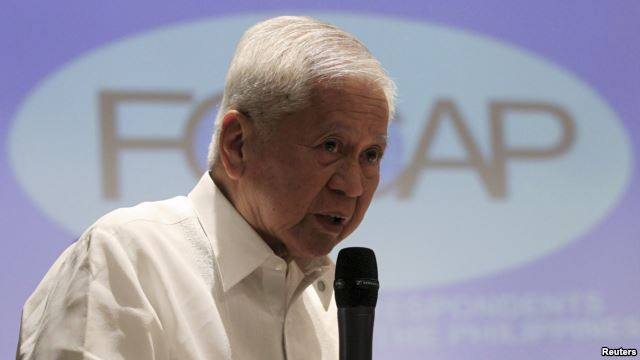 Cựu Ngoại trưởng Philippines Albert del Rosario. Ảnh: Reuters. Cựu Ngoại trưởng Philippines Albert del Rosario. Ảnh: Reuters.