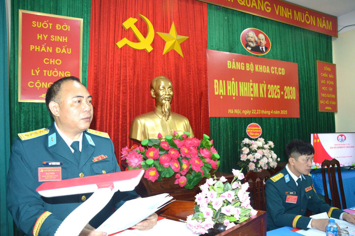 Đại tá Ngô Thành Khiêm - Phó Chủ nhiệm Khoa phát biểu tại Đại hội. 687d954e-d534-4021-855d-7faa0738aa3d.jpg