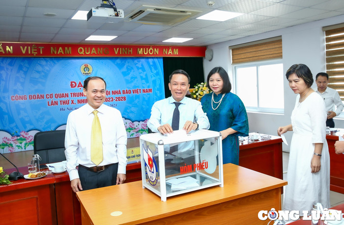 Các đại biểu Bầu Ban Chấp hành nhiệm kỳ mới tại Đại hội.