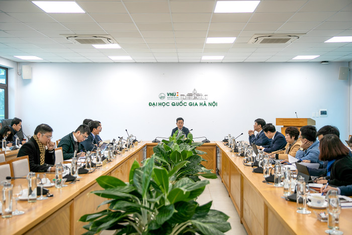 Toàn cảnh buổi làm việc. Ảnh: VNU 1(1).jpg
