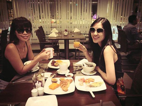 Hà Anh và Kathy Uyên