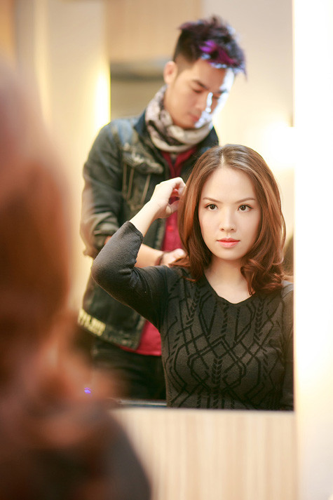 Là người khá kỹ tính trong ăn mặc nên cô luôn chỉn chu và cân nhắc mỗi khi làm đẹp Là người khá kỹ tính trong ăn mặc nên cô luôn chỉn chu và cân nhắc mỗi khi làm đẹp