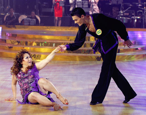 Sau cú xoạc chân, Siu Black để lộ cặp đùi siêu ngắn, siêu bự, siêu... xấu của mình, nhưng ngôi sao này vẫn luôn tự tin và tỏa sáng. Sau cú xoạc chân, Siu Black để lộ cặp đùi siêu ngắn, siêu bự, siêu... xấu của mình, nhưng ngôi sao này vẫn luôn tự tin và tỏa sáng.