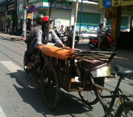 Đỡ phải đạp xe. Đỡ phải đạp xe.