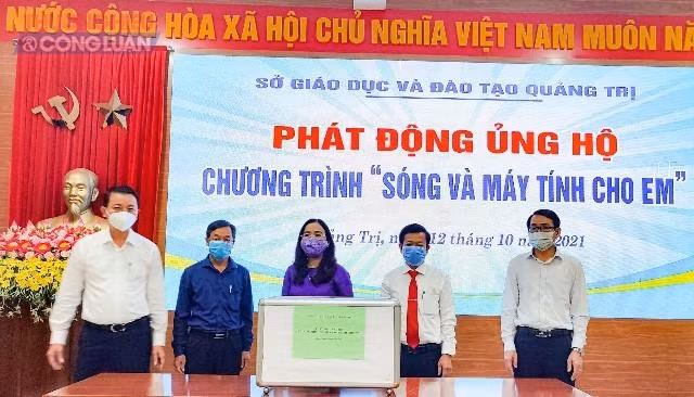 Chương trình ủng hộ "Sóng và máy tính cho em" của Sở Giáo dục và Đào tạo Quảng Trị. Ảnh: Sở Giáo dục và Đào tạo Quảng Trị Chương trình ủng hộ "Sóng và máy tính cho em" của Sở Giáo dục và Đào tạo Quảng Trị. Ảnh: Sở Giáo dục và Đào tạo Quảng Trị