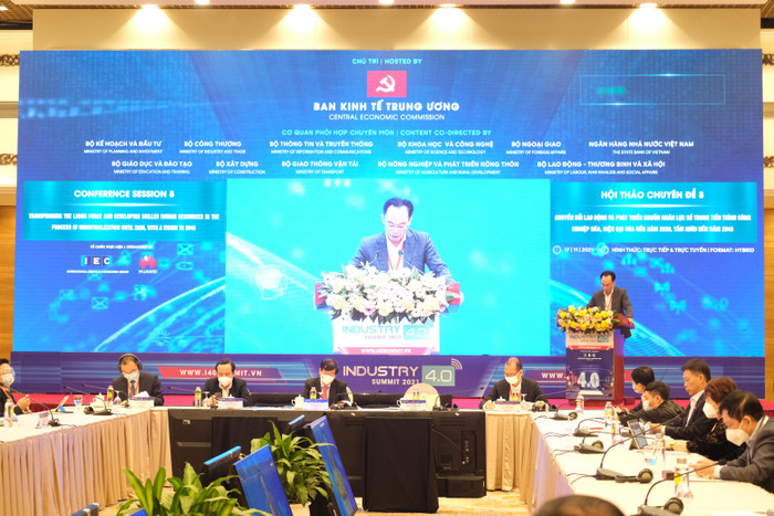 Toàn cảnh buổi Hội thảo “Chuyển đổi lao động và phát triển nguồn nhân lực số trong tiến trình công nghiệp hóa, hiện đại hóa đến năm 2030, tầm nhìn đến năm 2045”. Ảnh: LC