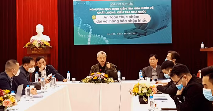 Toàn cảnh buổi góp ý dự thảo của Hiệp hội thực phẩm chức năng Việt Nam. Ảnh: LC