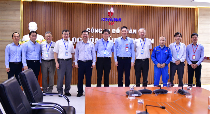Đoàn nghiên cứu của Tập đoàn ENEOS/ERI (Nhật Bản), VPI và BSR chụp ảnh lưu niệm tại buổi làm việc. 4 (15).jpg