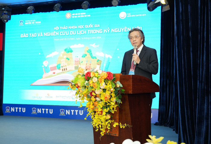 Phó Giáo sư Lê Anh Tuấn phát biểu tại hội thảo (ảnh: NTTU) lathoithao-633.jpg