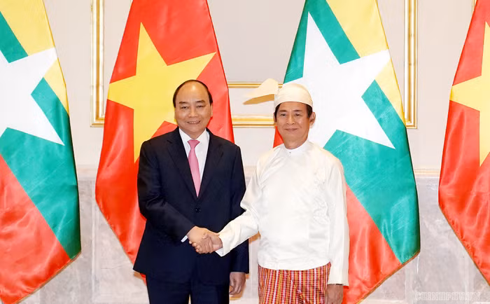 Thủ tướng Nguyễn Xuân Phúc và Tổng thống U Win Myint. Ảnh: VGP/Quang Hiếu Thủ tướng Nguyễn Xuân Phúc và Tổng thống U Win Myint. Ảnh: VGP/Quang Hiếu