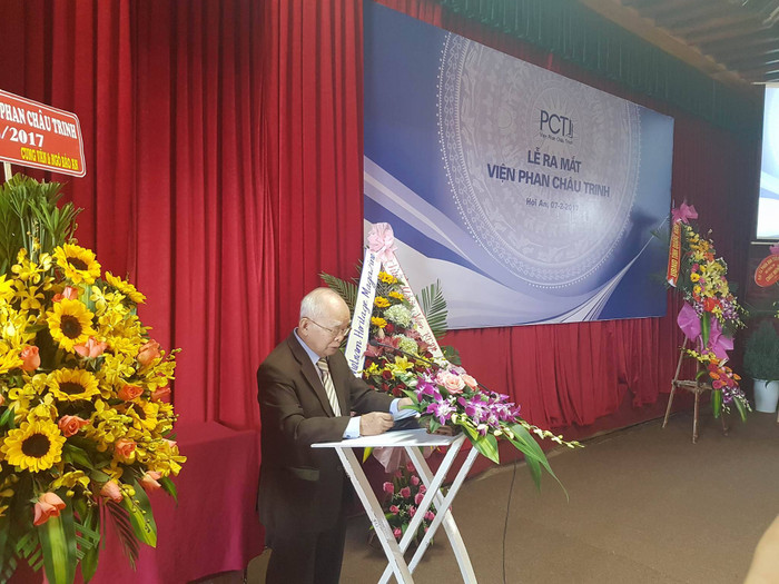 Nhà văn Nguyên Ngọc phát biểu tại lễ ra mắt Viện Phan Chu Trinh. Ảnh: Khánh Linh