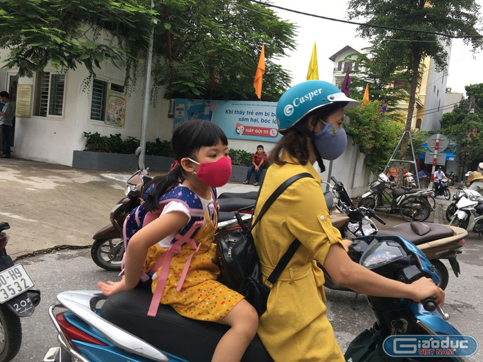 Học sinh đi học bình thường tại Trường Tiểu học Hạ Đình. Ảnh tư liệu chụp ngày 11/9: Vũ Phương. Học sinh đi học bình thường tại Trường Tiểu học Hạ Đình. Ảnh tư liệu chụp ngày 11/9: Vũ Phương.