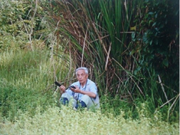 Giáo sư Võ Quý đi điền dã Giáo sư Võ Quý đi điền dã