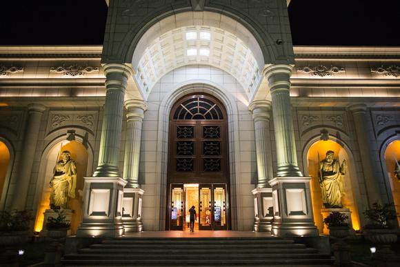 Sòng bạc Trung Quốc mọc lên trên đất Lào. Ảnh: Nikei Asina Review.