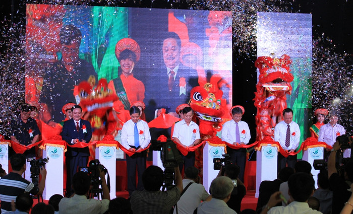 Sáng 27/6, tại phường Hòa Khánh Nam, quận Liên Chiểu (Đà Nẵng), Công ty Cổ phần Môi trường Việt Nam đã chính thức khánh thành giai đoạn 1 Khu liên hợp xử lý chất thải rắn Khánh Sơn và ứng dụng công nghệ xử lý chất thải rắn không chôn lấp Sáng 27/6, tại phường Hòa Khánh Nam, quận Liên Chiểu (Đà Nẵng), Công ty Cổ phần Môi trường Việt Nam đã chính thức khánh thành giai đoạn 1 Khu liên hợp xử lý chất thải rắn Khánh Sơn và ứng dụng công nghệ xử lý chất thải rắn không chôn lấp