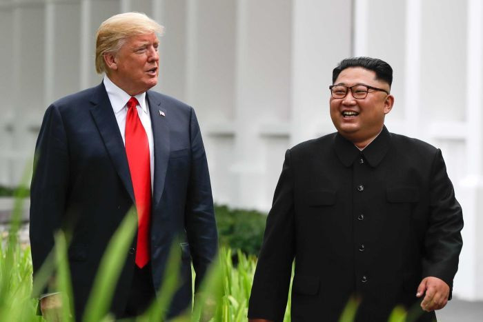 Tổng thống Hoa Kỳ Donald Trump và nhà lãnh đạo Triều Tiên Kim Jong-un tại Singapore ngày 12/6, ảnh: AP. Tổng thống Hoa Kỳ Donald Trump và nhà lãnh đạo Triều Tiên Kim Jong-un tại Singapore ngày 12/6, ảnh: AP.