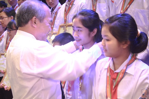 Lý do nào khiến thầy Hiển, thầy Luận "cấm tuyệt đối" thi tuyển sinh lớp 6? ảnh 3 Lý do nào khiến thầy Hiển, thầy Luận "cấm tuyệt đối" thi tuyển sinh lớp 6? ảnh 3