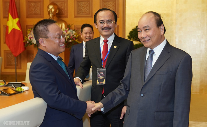 Thủ tướng trao đổi với các đại biểu. Ảnh: VGP Thủ tướng trao đổi với các đại biểu. Ảnh: VGP