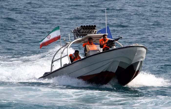 Tàu tuần tra Iran, ảnh: Itar Tass.