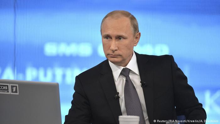 Tổng thống Nga Vladimir Putin trả lời trong cuộc họp báo trực tuyến ngày hôm qua. Ảnh Reuters/Ria Novosti. Tổng thống Nga Vladimir Putin trả lời trong cuộc họp báo trực tuyến ngày hôm qua. Ảnh Reuters/Ria Novosti.
