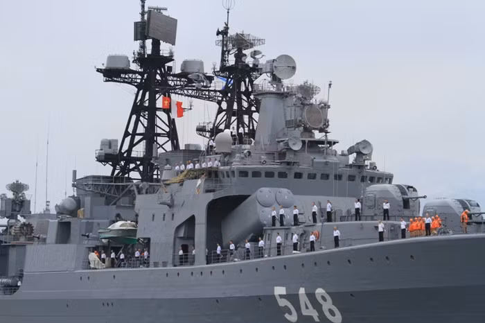 Chuyến thăm nhằm tăng cường quan hệ hợp tác quốc phòng song phương, bổ sung hậu cần và tạo điều kiện cho thủy thủ đoàn nghỉ ngơi.