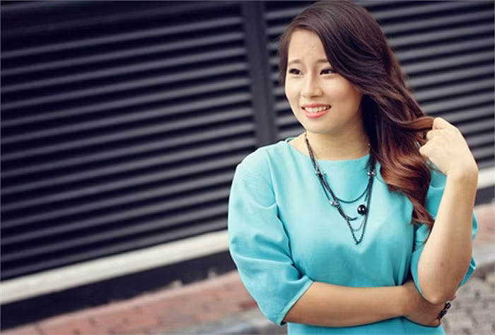 Điều này đỏi hỏi các thi sính vừa phải thể hiện vẻ đẹp hình thể vừa phải thể hiện trí tuệ và cá tính của mình. >>Những hotgirl xinh đẹp làm điên đảo cư dân mạng >>Vẻ đẹp mặn mà của hotgirl Midu >>Những gương mặt cực hot tại Miss Việt Đức >>Những nữ sinh tỏa sáng tại Hoa hậu Phụ nữ Việt Nam qua ảnh >>So độ siêu kute của những nữ sinh đình đám nhất Thủ đô >>Phát sốt vì 4 nữ giáo viên xinh đẹp >>Hoa khôi ĐH Thương Mại 2012 duyên dáng áo dài >>Những hotgirl xinh đẹp làm điên đảo cư dân mạng Những nữ sinh đẹp mê hồn giữa đầm sen