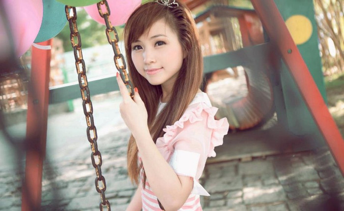 >>Những hotgirl xinh đẹp làm điên đảo cư dân mạng >>Vẻ đẹp mặn mà của hotgirl Midu >>Những gương mặt cực hot tại Miss Việt Đức >>Những nữ sinh tỏa sáng tại Hoa hậu Phụ nữ Việt Nam qua ảnh >>So độ siêu kute của những nữ sinh đình đám nhất Thủ đô >>Phát sốt vì 4 nữ giáo viên xinh đẹp >>Hoa khôi ĐH Thương Mại 2012 duyên dáng áo dài >>Những hotgirl xinh đẹp làm điên đảo cư dân mạng Những nữ sinh đẹp mê hồn giữa đầm sen