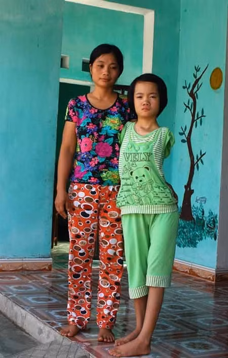 >>Vẻ đẹp mặn mà của hotgirl Midu >>Những gương mặt cực hot tại Miss Việt Đức >>Những nữ sinh tỏa sáng tại Hoa hậu Phụ nữ Việt Nam qua ảnh >>So độ siêu kute của những nữ sinh đình đám nhất Thủ đô >>Phát sốt vì 4 nữ giáo viên xinh đẹp >>Hoa khôi ĐH Thương Mại 2012 duyên dáng áo dài >>Những hotgirl xinh đẹp làm điên đảo cư dân mạng Những nữ sinh đẹp mê hồn giữa đầm sen