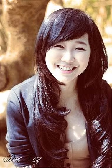 Trong phần thi Tình nguyện vì cộng đồng, các thí sinh sẽ tham gia hoạt động tình nguyện giúp đỡ các trẻ em cơ nhỡ tại các mái ấm nhà mở. >>Những hotgirl xinh đẹp làm điên đảo cư dân mạng >>Vẻ đẹp mặn mà của hotgirl Midu >>Những gương mặt cực hot tại Miss Việt Đức >>Những nữ sinh tỏa sáng tại Hoa hậu Phụ nữ Việt Nam qua ảnh >>So độ siêu kute của những nữ sinh đình đám nhất Thủ đô >>Phát sốt vì 4 nữ giáo viên xinh đẹp >>Hoa khôi ĐH Thương Mại 2012 duyên dáng áo dài >>Những hotgirl xinh đẹp làm điên đảo cư dân mạng Những nữ sinh đẹp mê hồn giữa đầm sen