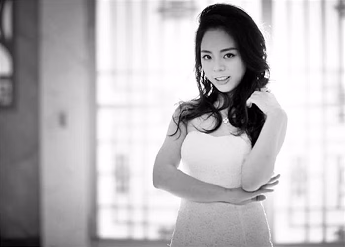 >>Những hotgirl xinh đẹp làm điên đảo cư dân mạng >>Vẻ đẹp mặn mà của hotgirl Midu >>Những gương mặt cực hot tại Miss Việt Đức >>Những nữ sinh tỏa sáng tại Hoa hậu Phụ nữ Việt Nam qua ảnh >>So độ siêu kute của những nữ sinh đình đám nhất Thủ đô >>Phát sốt vì 4 nữ giáo viên xinh đẹp >>Hoa khôi ĐH Thương Mại 2012 duyên dáng áo dài >>Những hotgirl xinh đẹp làm điên đảo cư dân mạng Những nữ sinh đẹp mê hồn giữa đầm sen