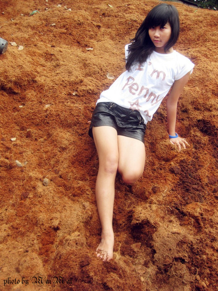 Trà My thích nhảy, âm nhạc, vẽ. Tính tình dễ hòa đồng, dễ nói chuyện, hay cười