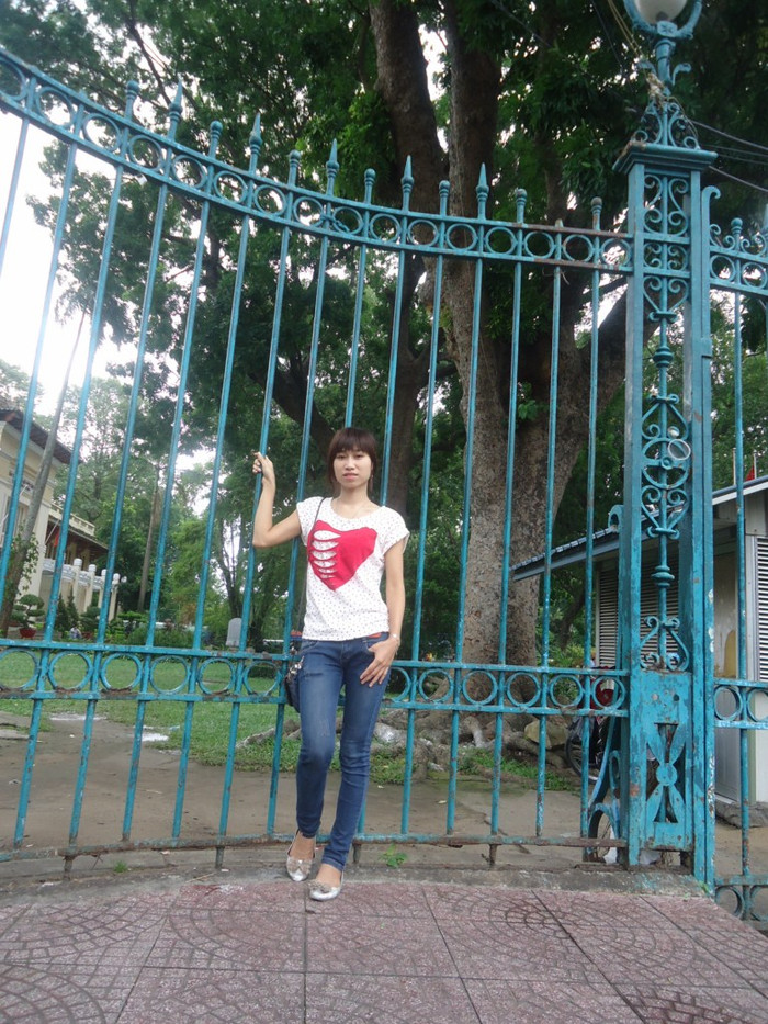 Nhung là một cô gái năng động,nhí nhảnh và hay cười Nhung là một cô gái năng động,nhí nhảnh và hay cười