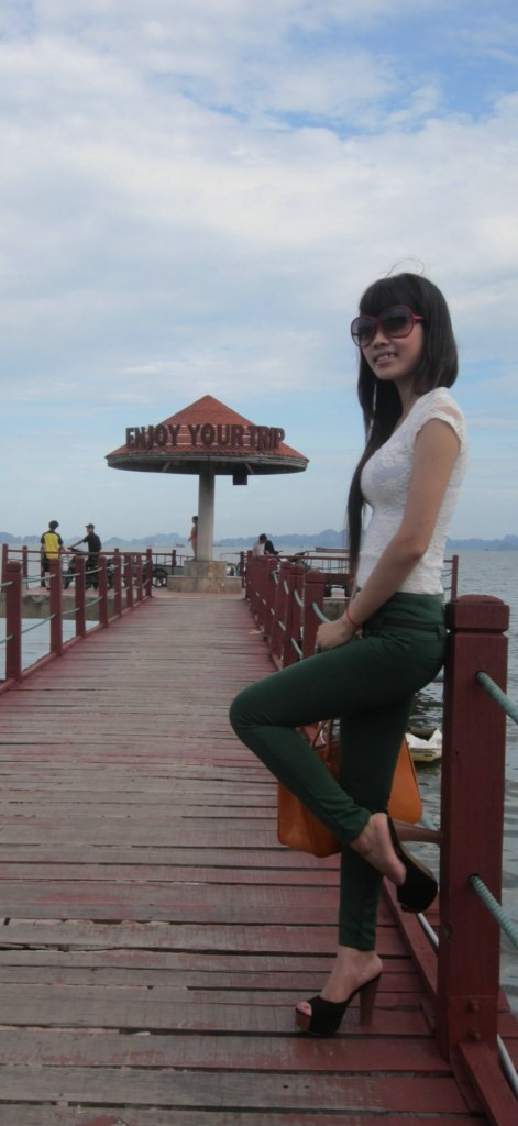 Theo Ngọc, cuộc thi ảnh nữ sinh trong mơ là cuộc thi hấp dẫn và được nhiều sự quan tâm của các nữ sinh trong cả nước Theo Ngọc, cuộc thi ảnh nữ sinh trong mơ là cuộc thi hấp dẫn và được nhiều sự quan tâm của các nữ sinh trong cả nước