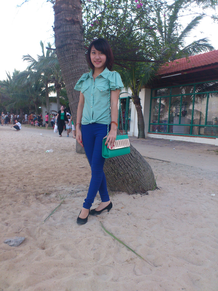 Sở thích của Bích Ngọc là đọc truyện, vẽ, nấu ăn, du lịch, tham gia các hoạt động ngoài trời.