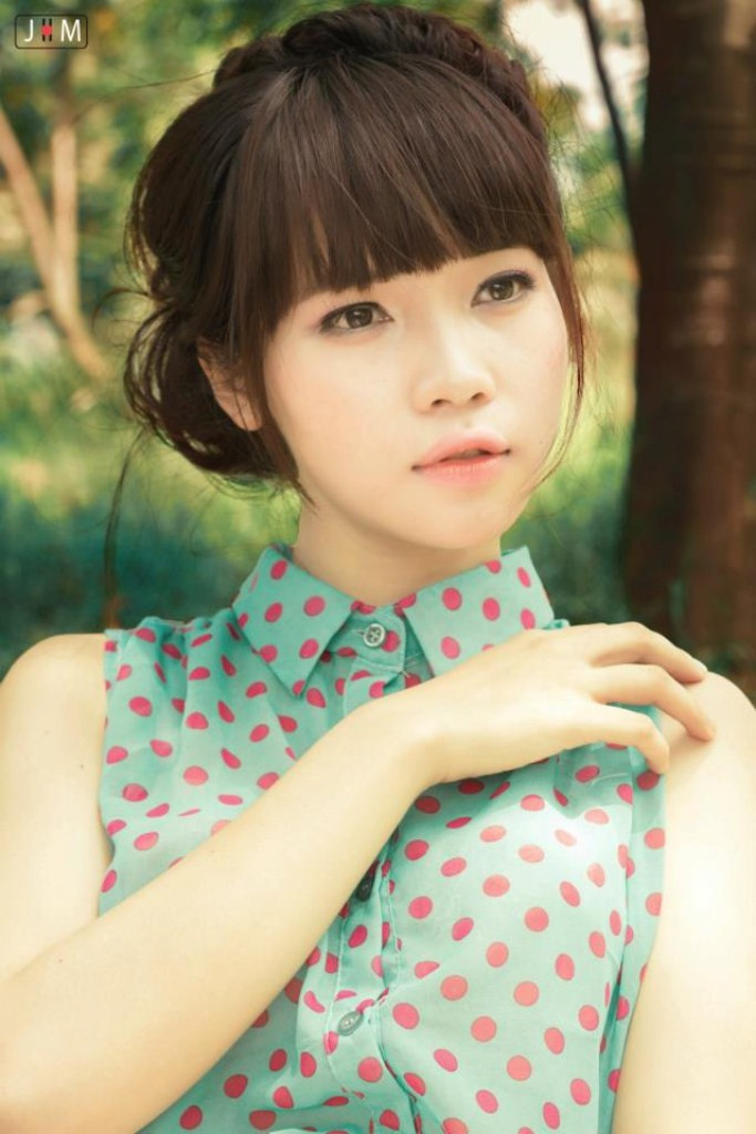 Lê Phương là người năng động, tự tin, thích du lịch, nghe nhạc và shopping