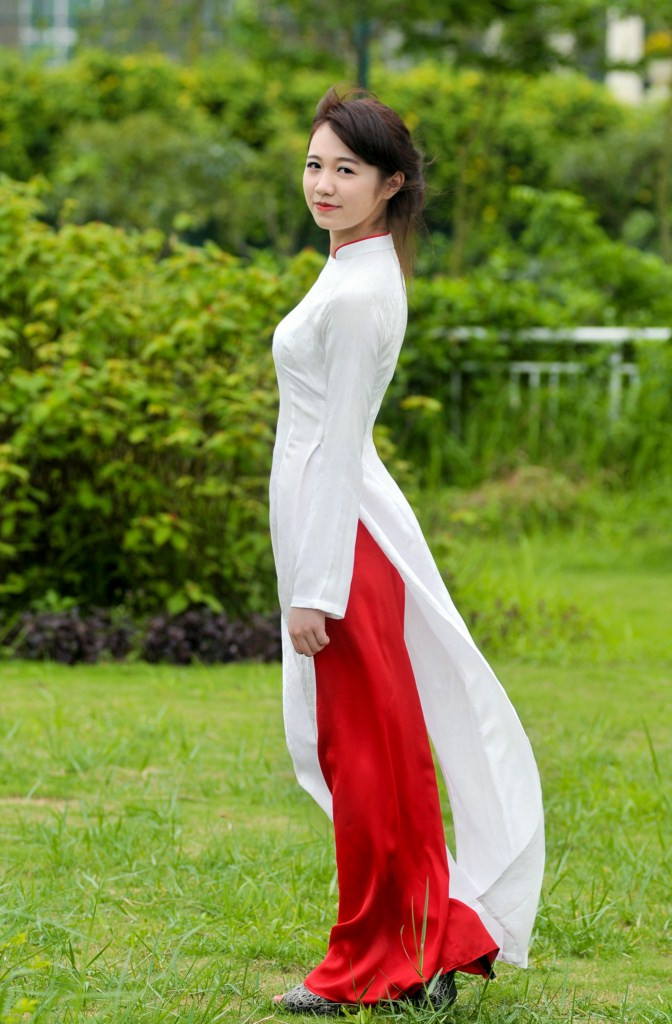 Thí sinh Hầu Tuyết Ngân là một trong những gương mặt triển vọng của cuộc thi