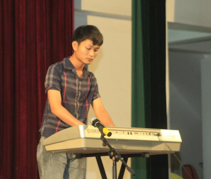 Thủ khoa Trần Duy Hiếu cho rằng, hiện tượng quay cop trong thi cử đã trở thành tình trạng chung, tồn tại lâu dài bởi không ai là người dám đứng lên nói ra sự thật Thủ khoa Trần Duy Hiếu cho rằng, hiện tượng quay cop trong thi cử đã trở thành tình trạng chung, tồn tại lâu dài bởi không ai là người dám đứng lên nói ra sự thật