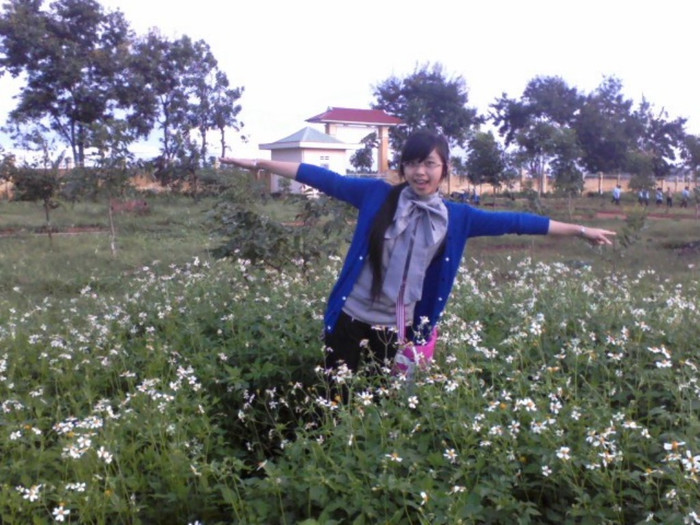 Diệu Anh muốn làm những gì có thể để mang niềm vui và hạnh phúc cho mọi người xung quanh mình Diệu Anh muốn làm những gì có thể để mang niềm vui và hạnh phúc cho mọi người xung quanh mình